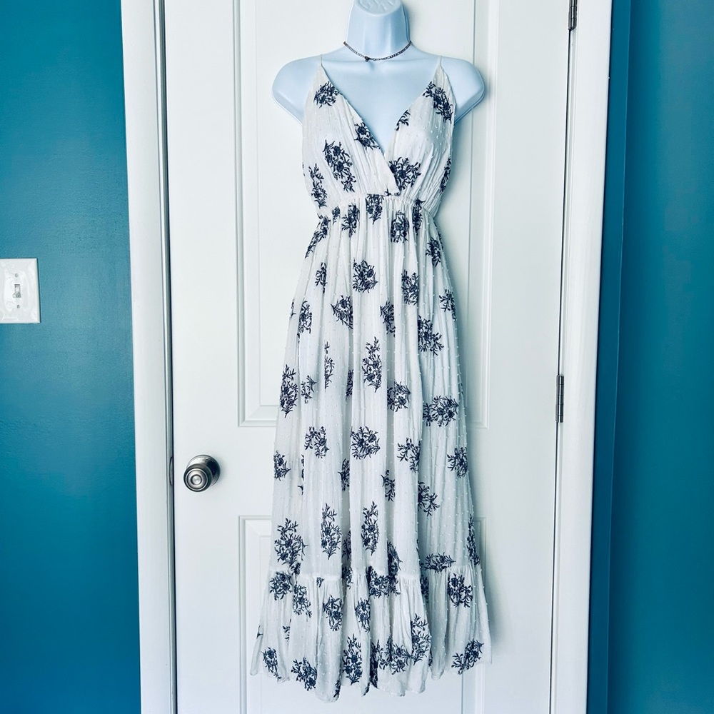 Blue Life Baylee white blue blossom embroidered midi dress Size XS - Picture 2 of 10